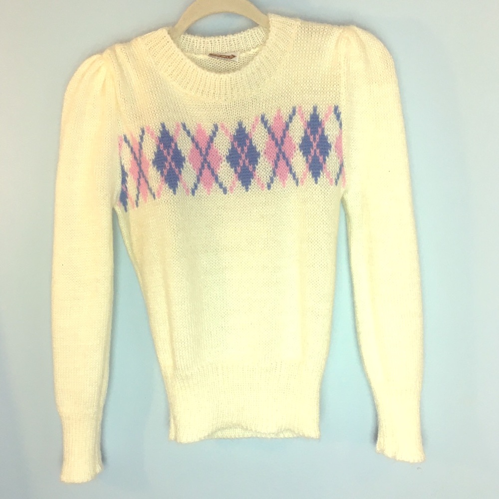 White vintage sweater, argyle print, ice skater